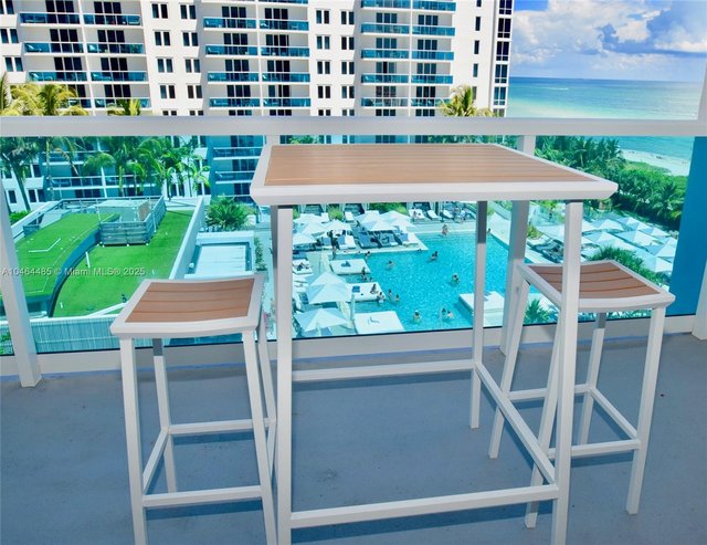 2301 Collins Ave, Miami Beach FL 33139