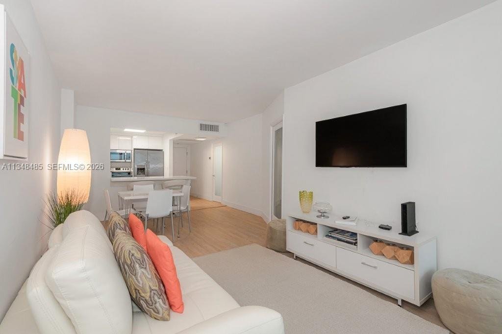 2301 Collins Ave # 927, Miami Beach FL 33139
