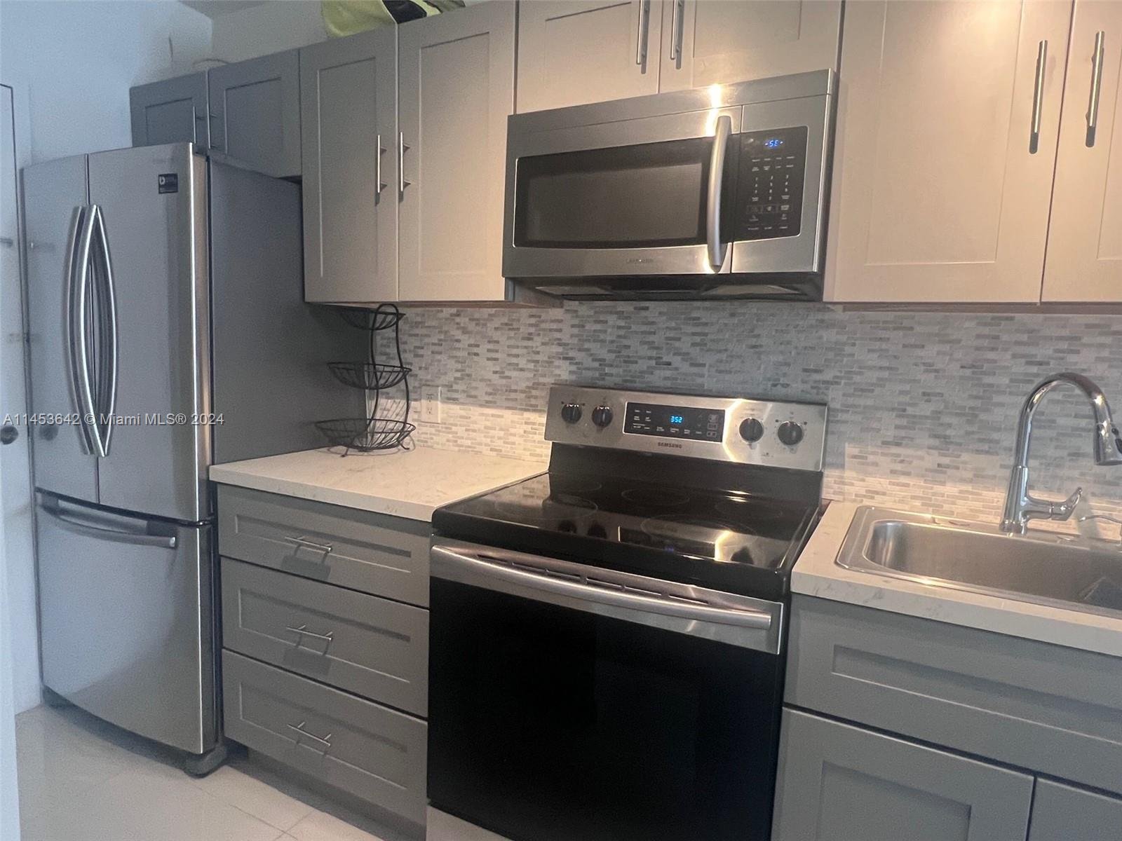 100 Lincoln Rd # 501, Miami Beach FL 33139