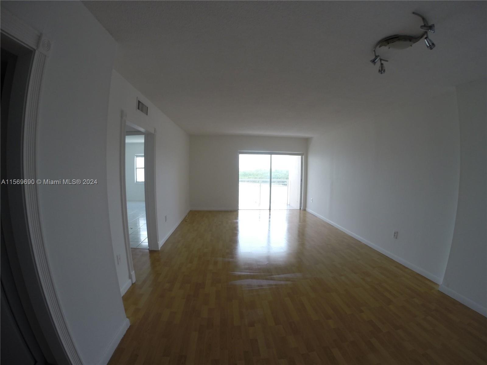 400 Kings Point Dr # 905, Sunny Isles Beach FL 33160