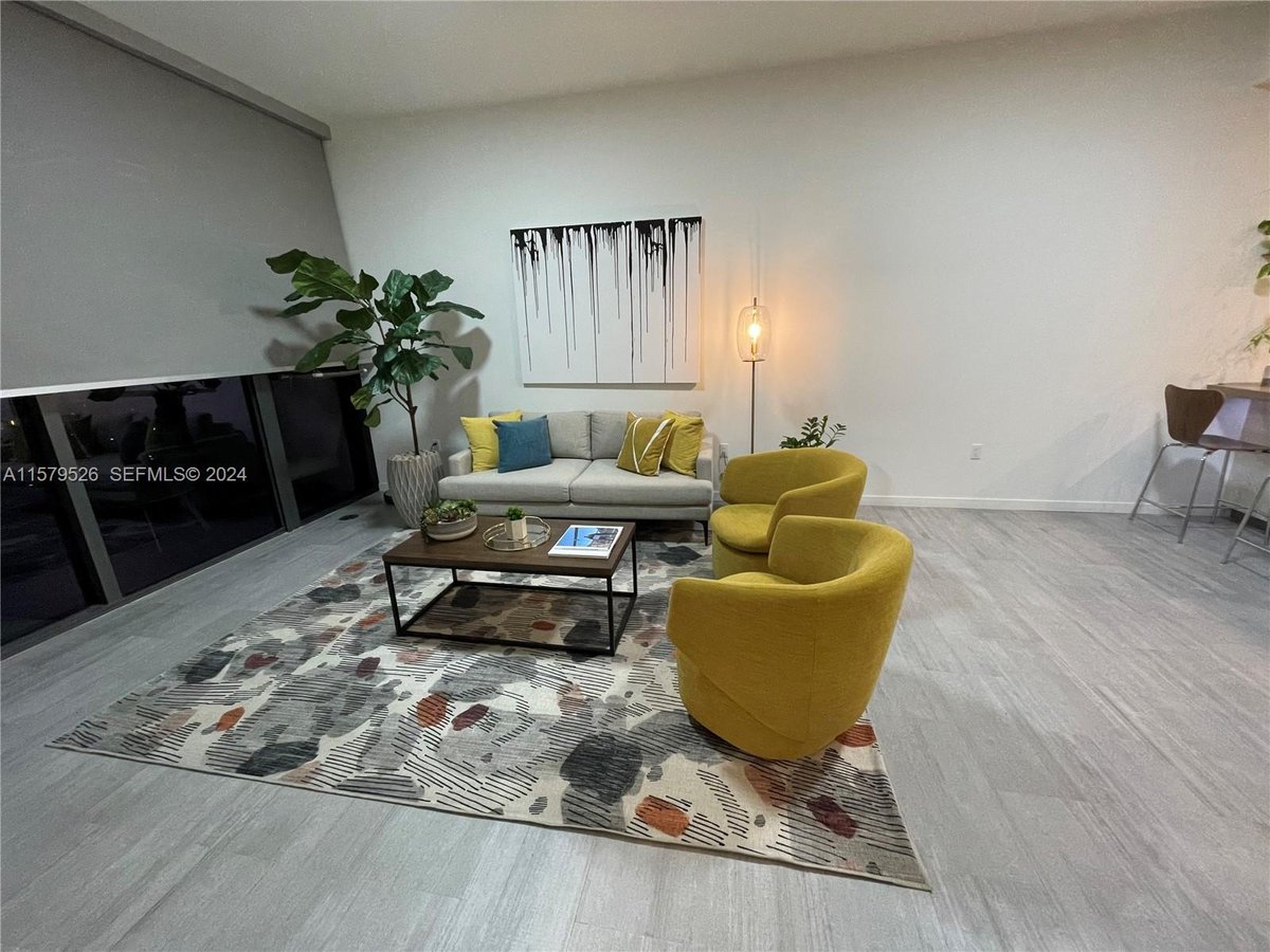 1000 Brickell Plz # 1811, Miami FL 33131