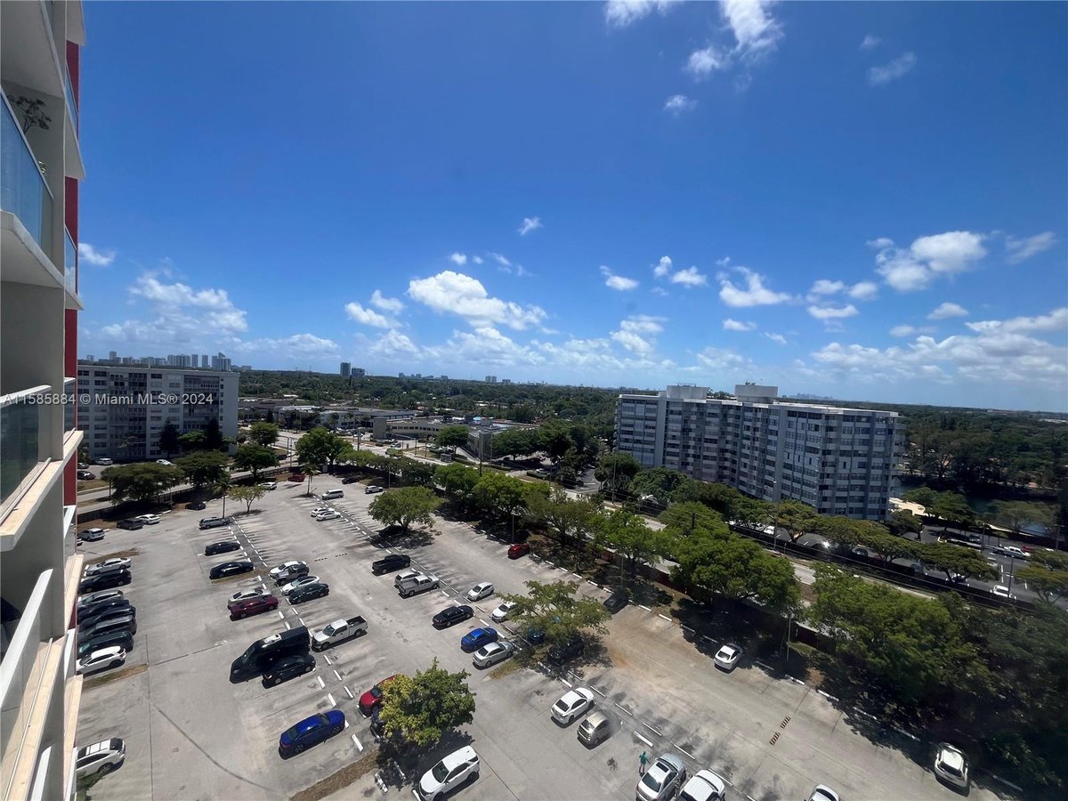 1351 NE Miami Gardens Dr # 1121E, Miami FL 33179