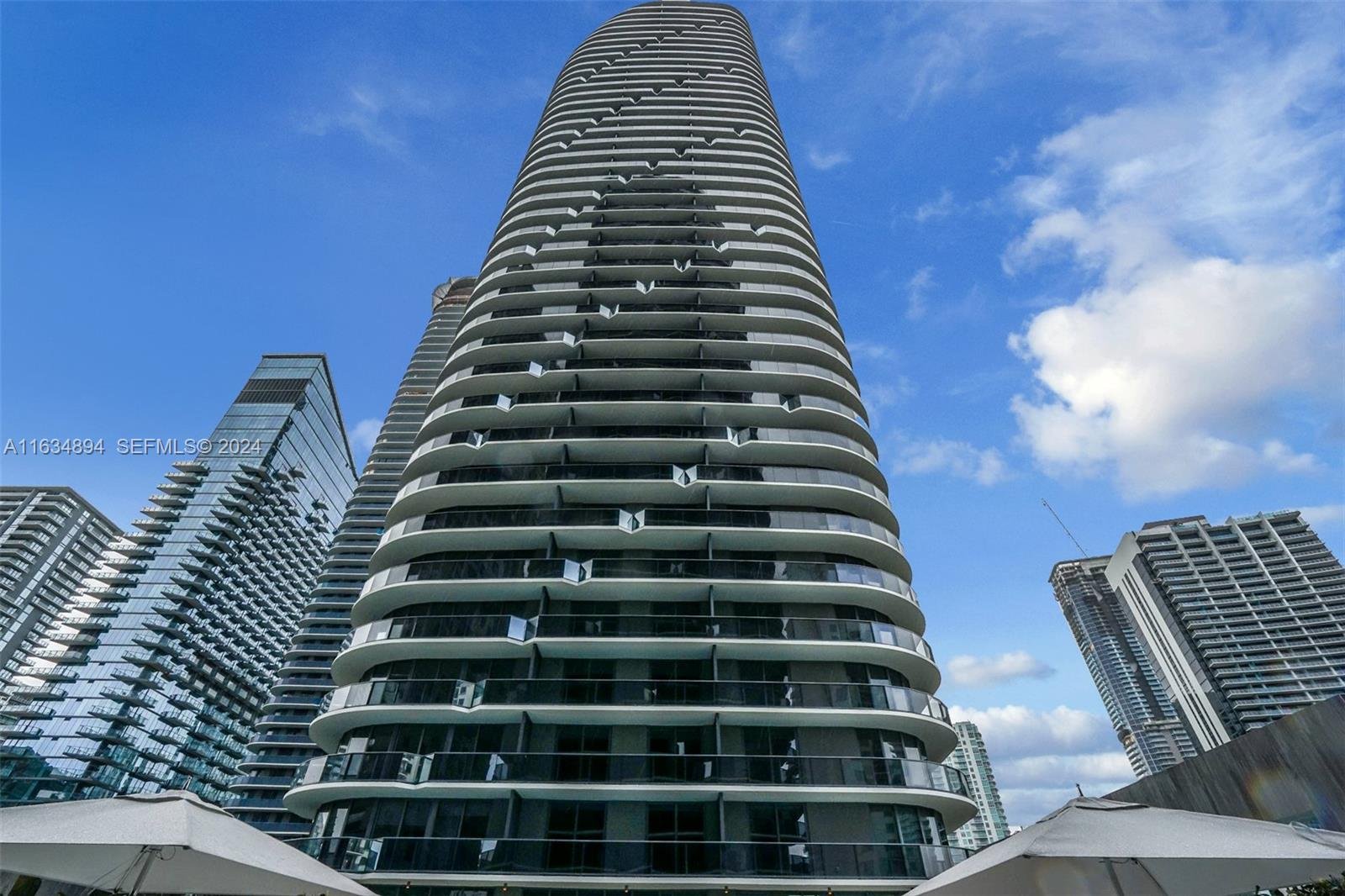 55 SW 9th ST # 2108, Miami FL 33130