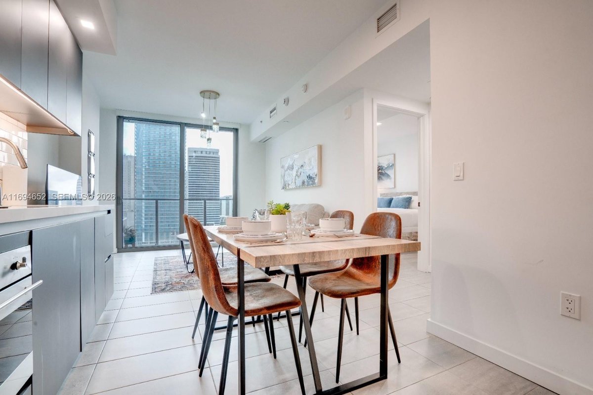 227 NE 2nd St # 1705, Miami FL 33132