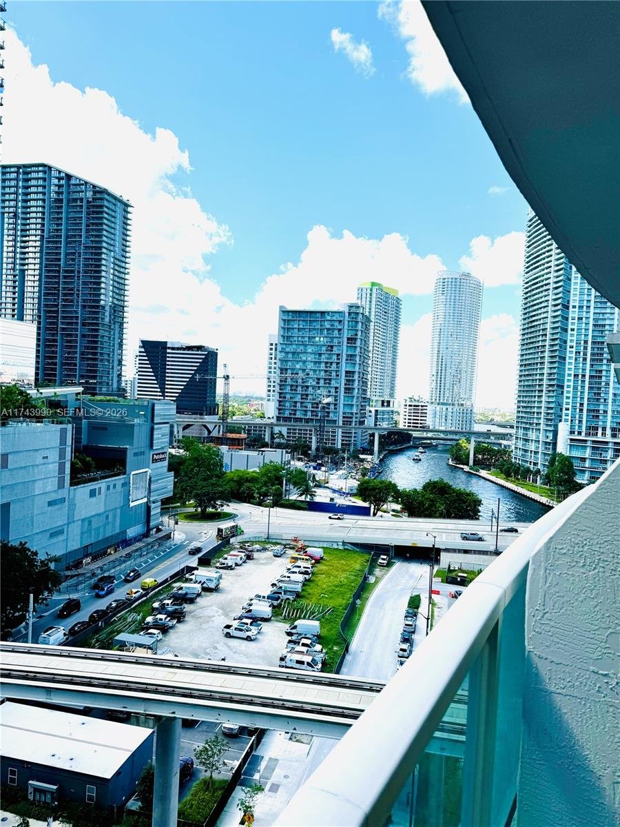 41 SE 5th St # 808, Miami FL 33131