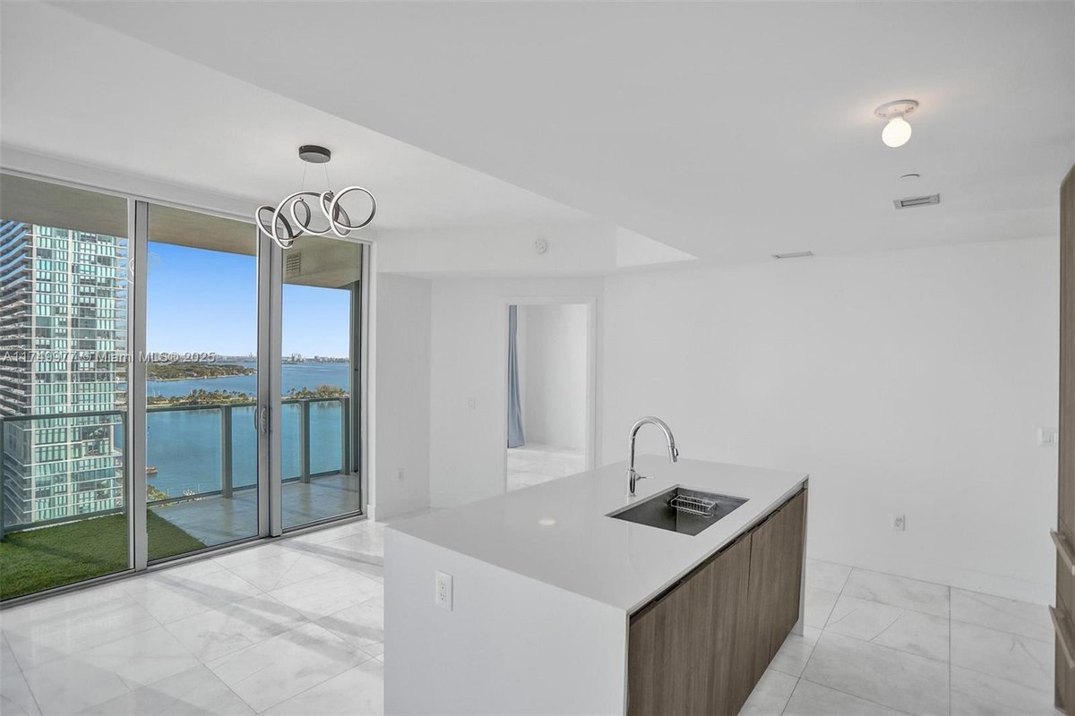 2900 NE 7th Ave # 1601, Miami FL 33137
