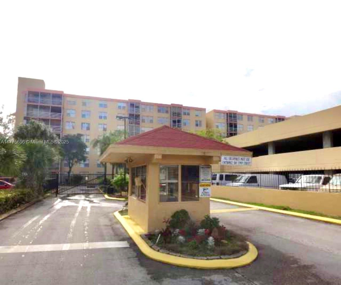 17890 W Dixie Highway # 714, North Miami Beach FL 33160