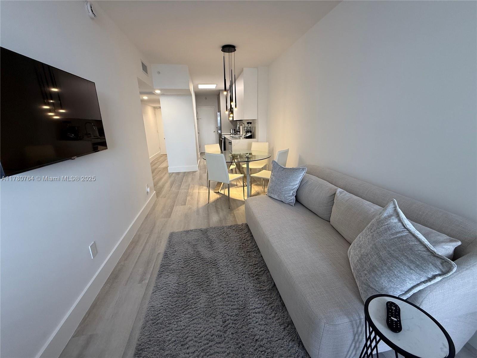 100 Lincoln Rd # 1218, Miami Beach FL 33139