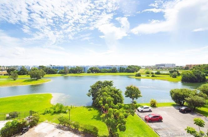 9682 Fontainebleau Blvd # 401, Miami FL 33172