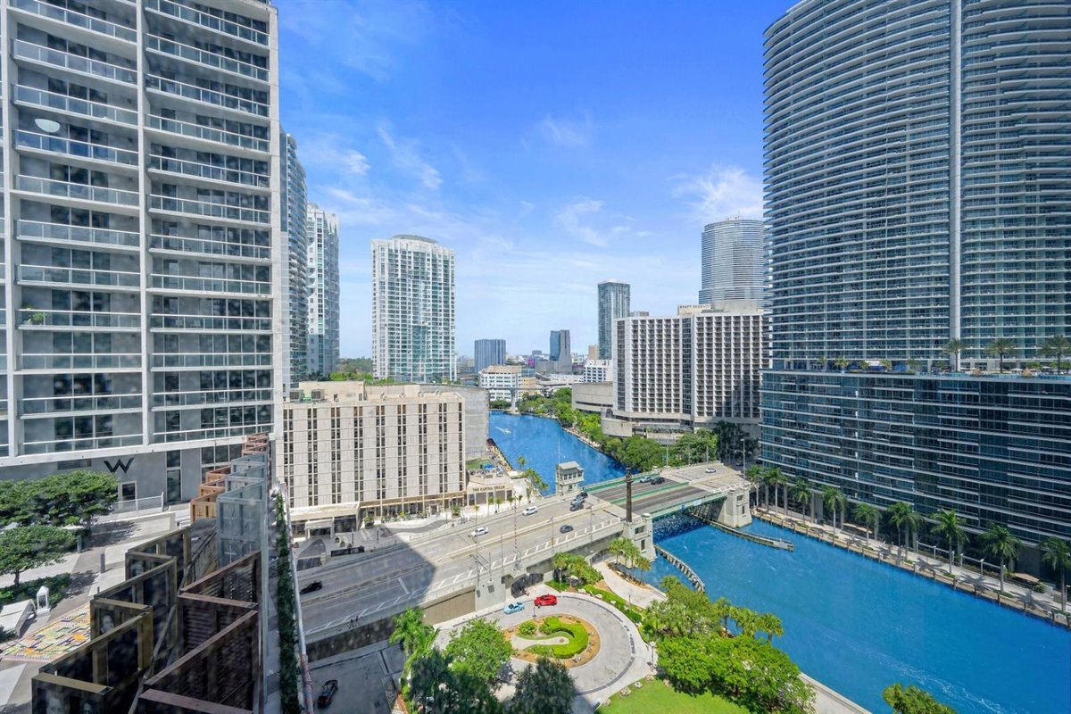 475 Brickell Avenue # 1815, Miami FL 33131