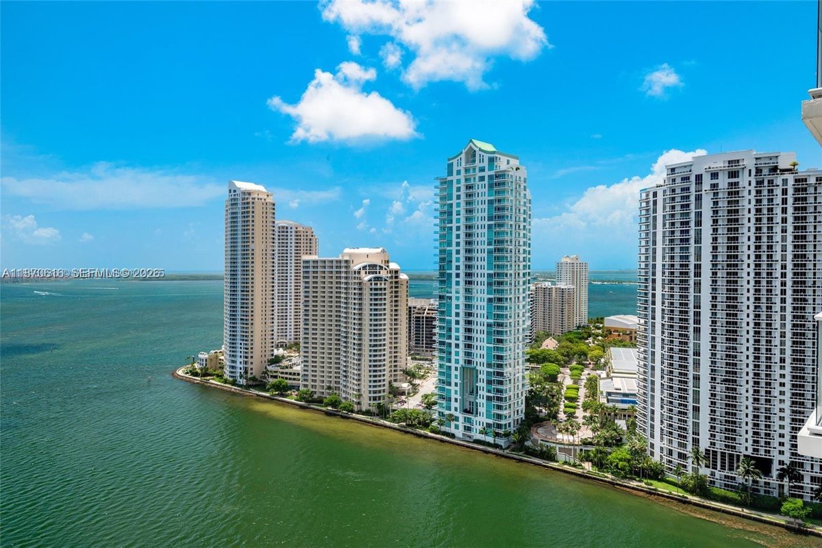 300 S Biscayne Blvd # 3014, Miami FL 33131
