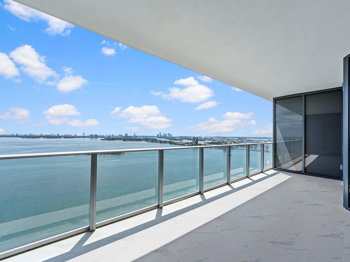 700 NE 24th Street # 3002, Miami FL 33137