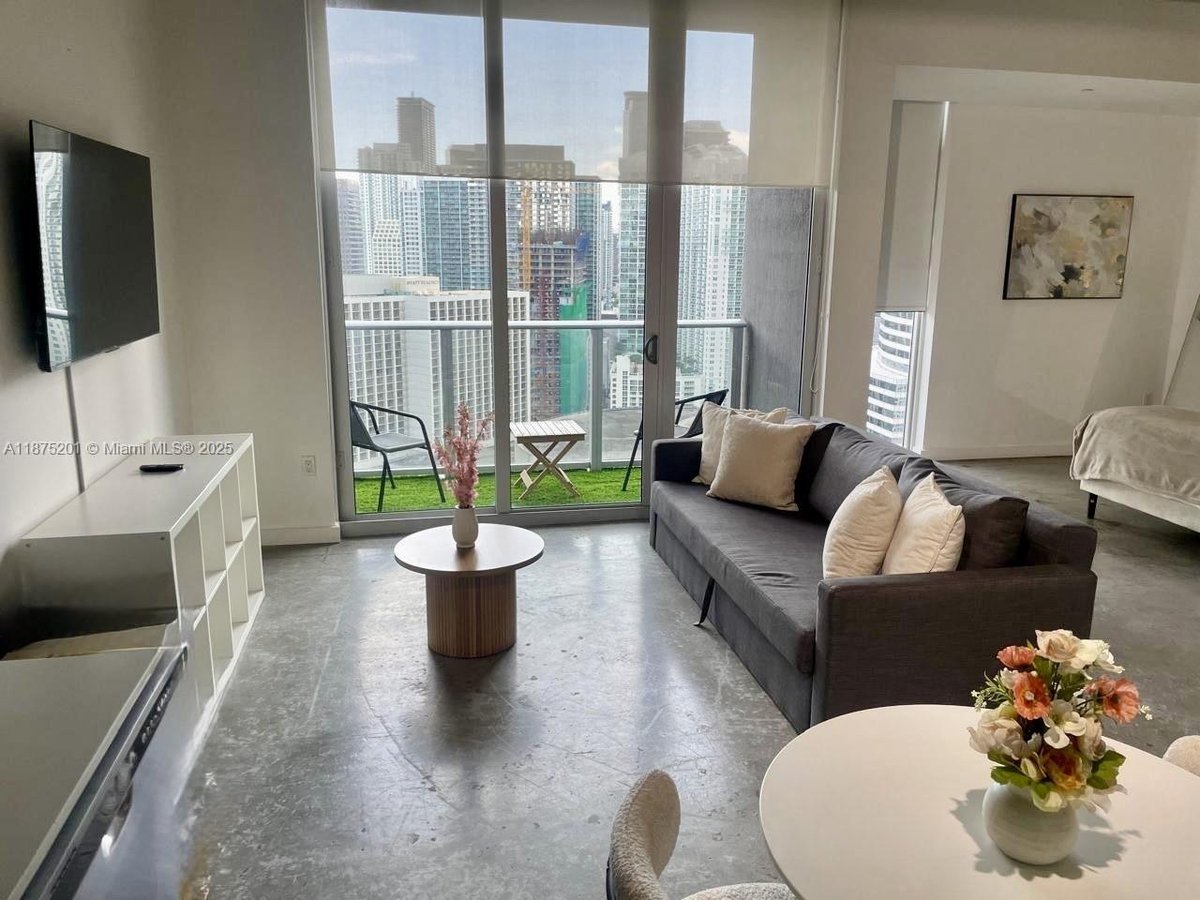 151 SE 1st St # 2807, Miami FL 33131