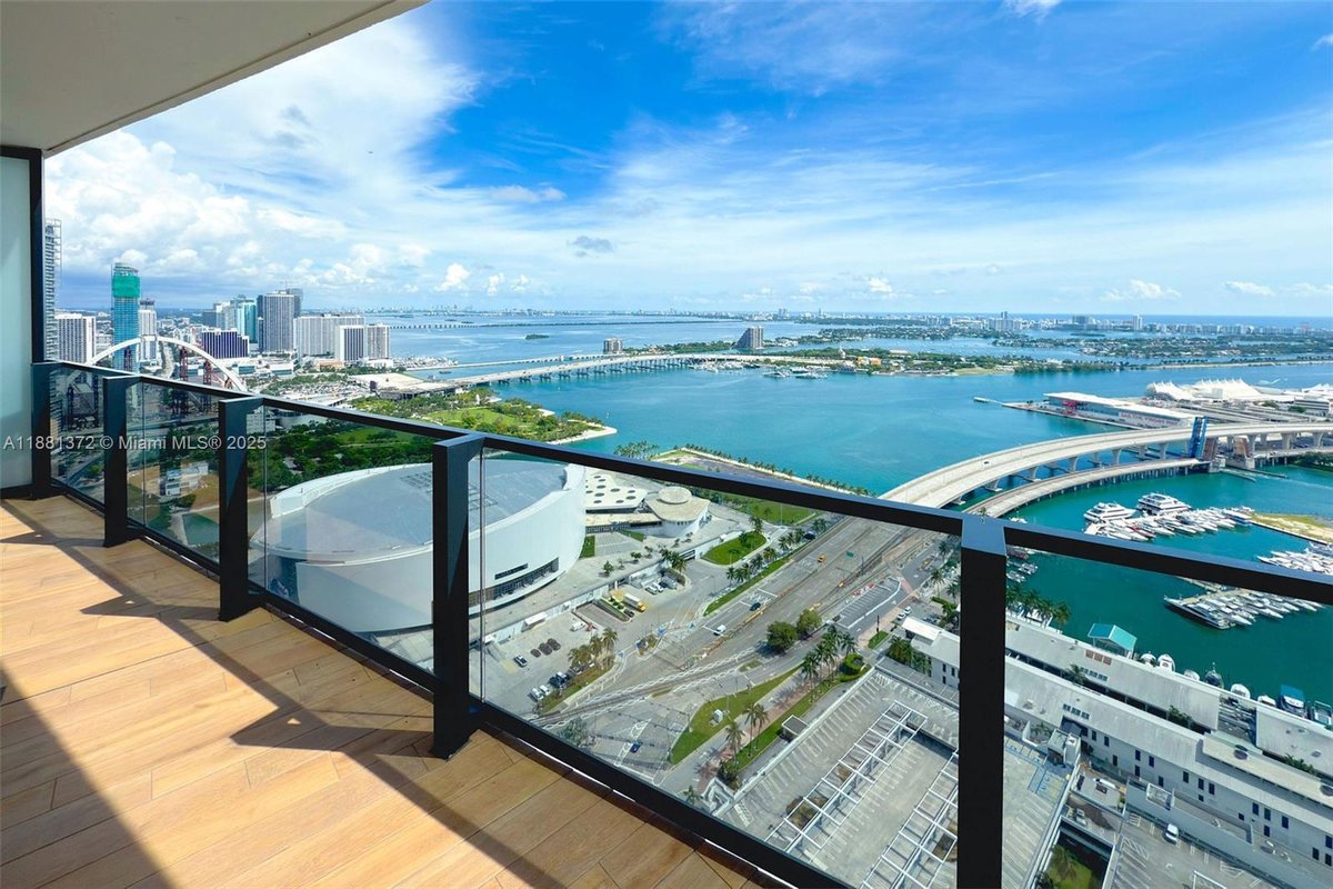 398 NE 5th St # 3810, Miami FL 33132