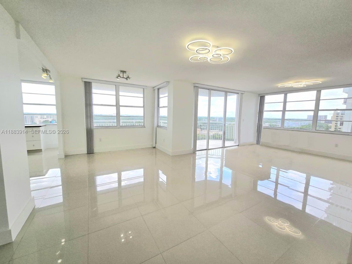 18051 Biscayne Blvd # 1204, Aventura FL 33160
