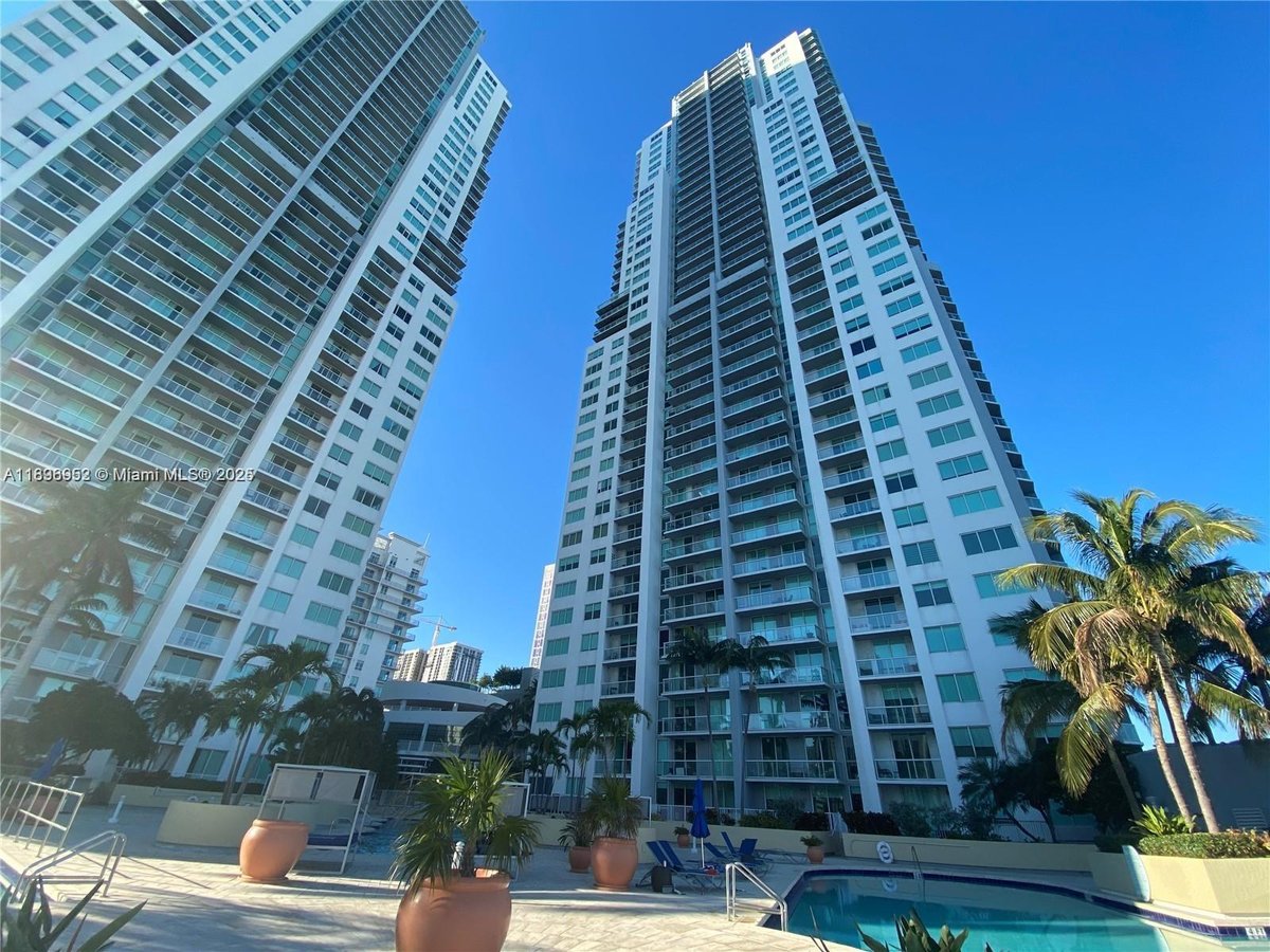 244 Biscayne Blvd # 3708, Miami FL 33132