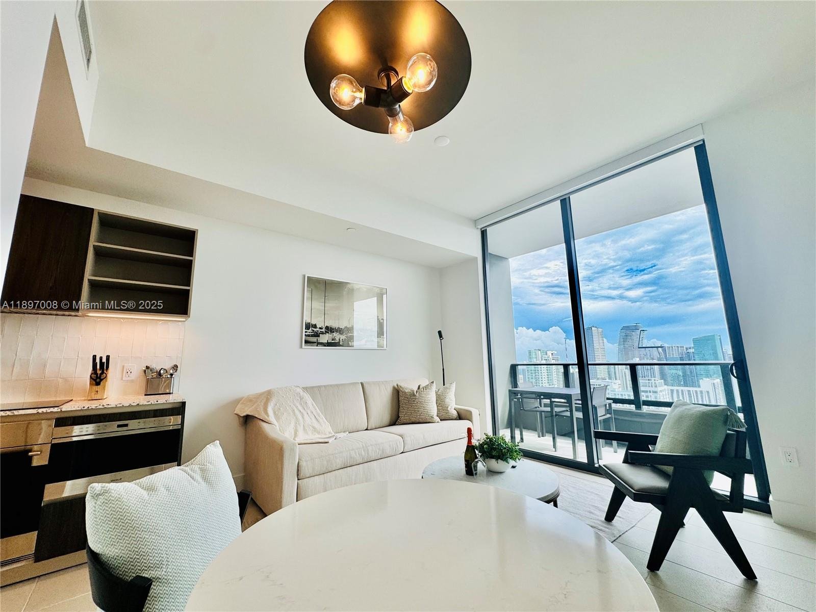 159 NE 6th St # 4807, Miami FL 33132