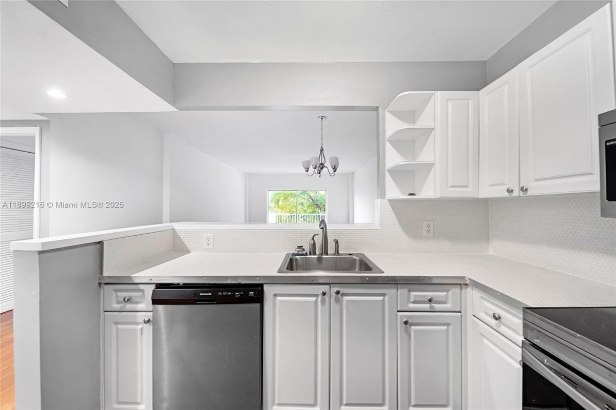 1455 N Treasure Dr # 3K, North Bay Village FL 33141