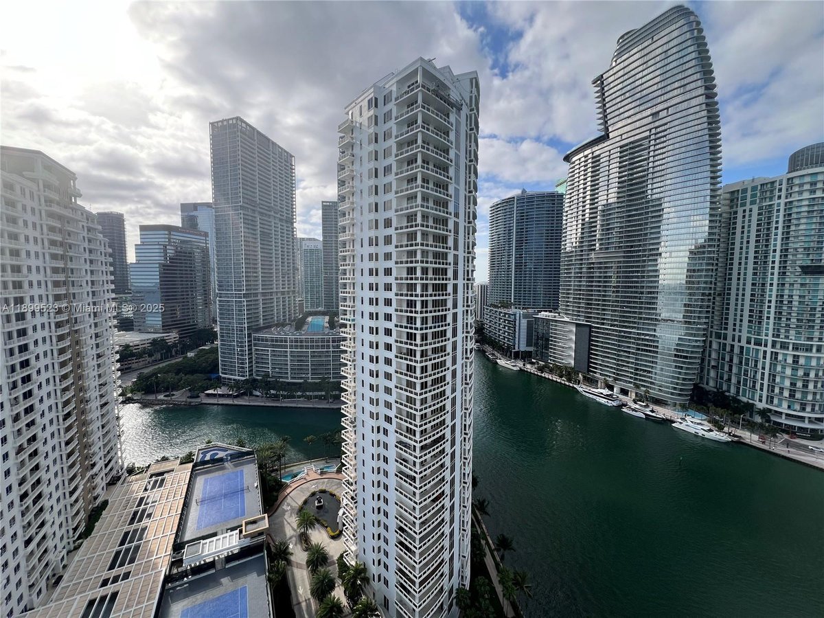 900 Brickell Key Blvd # 2205, Miami FL 33131