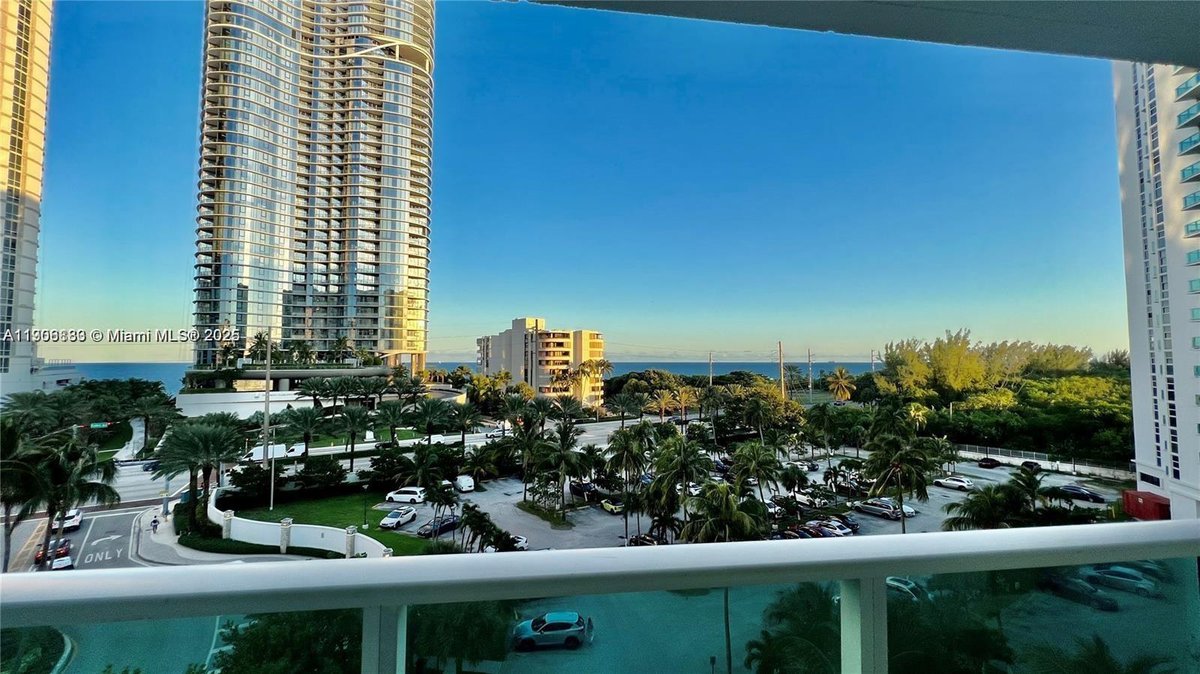 100 Bayview Dr # 607, Sunny Isles Beach FL 33160