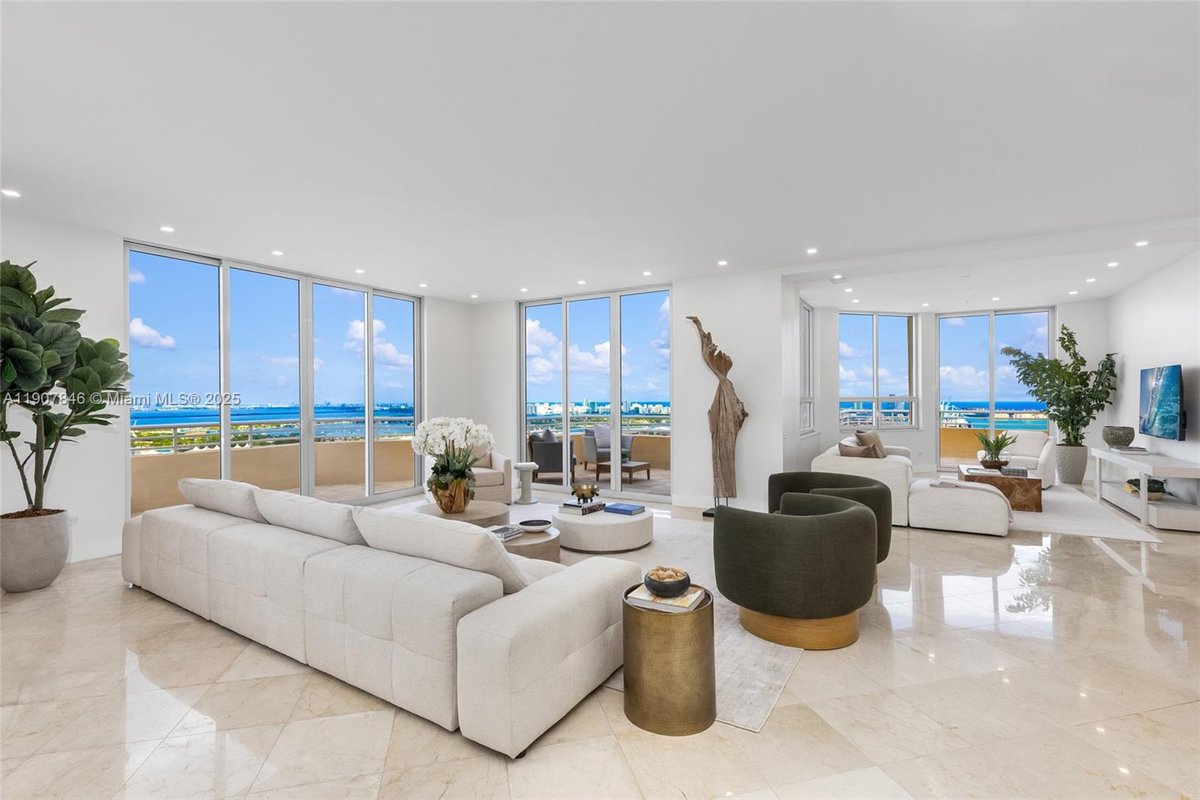 808 Brickell Key Dr # 3901, Miami FL 33131