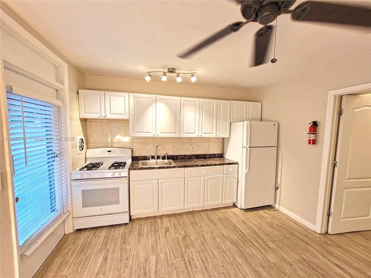 441 Collins Ave # 12A, Miami Beach FL 33139