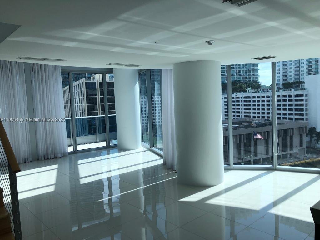200 Biscayne Boulevard Way # 902, Miami FL 33131