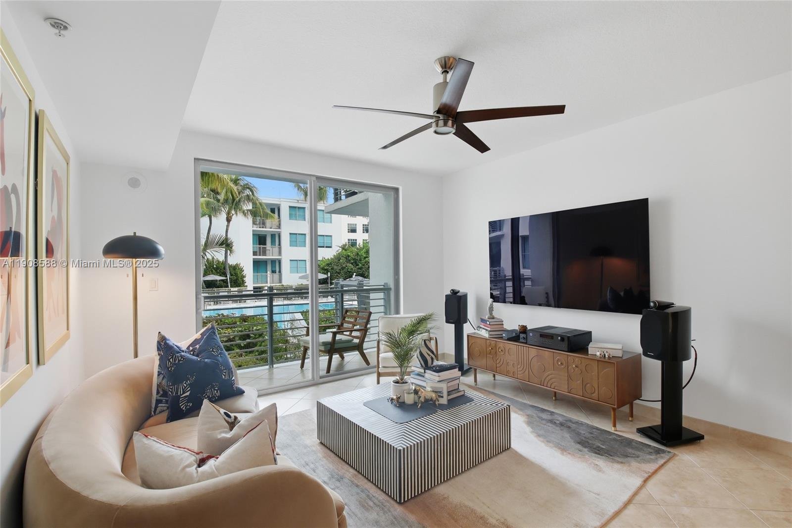 110 Washington Ave # 2420, Miami Beach FL 33139