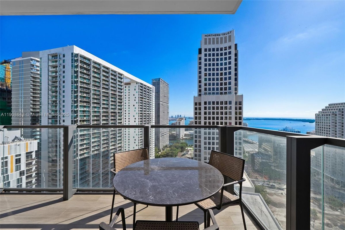 68 SE 6th St # 2505, Miami FL 33131