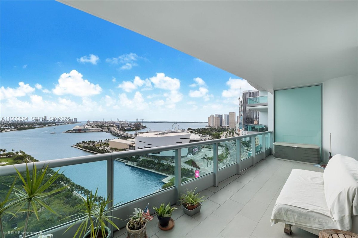 900 Biscayne Blvd # 2602, Miami FL 33132