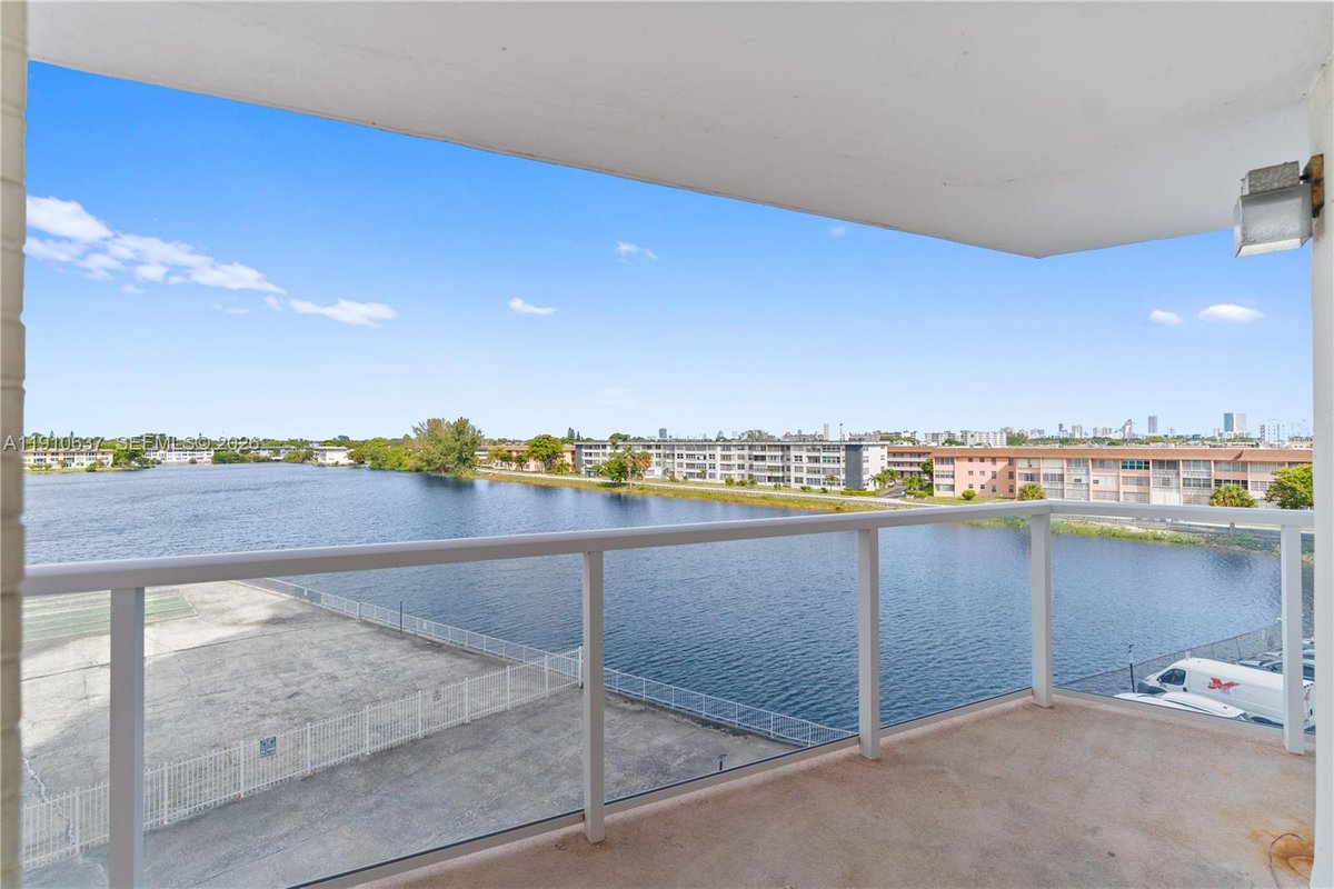 1351 NE Miami Gardens Dr # 406E, Miami FL 33179