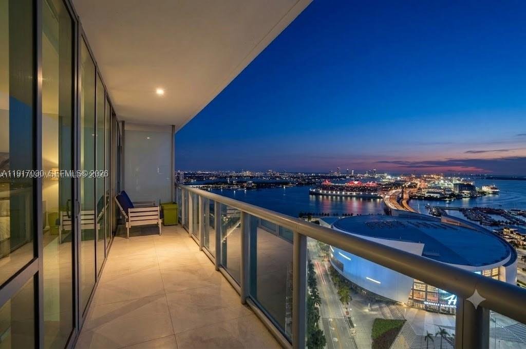 888 Biscayne Blvd # 2904, Miami FL 33132