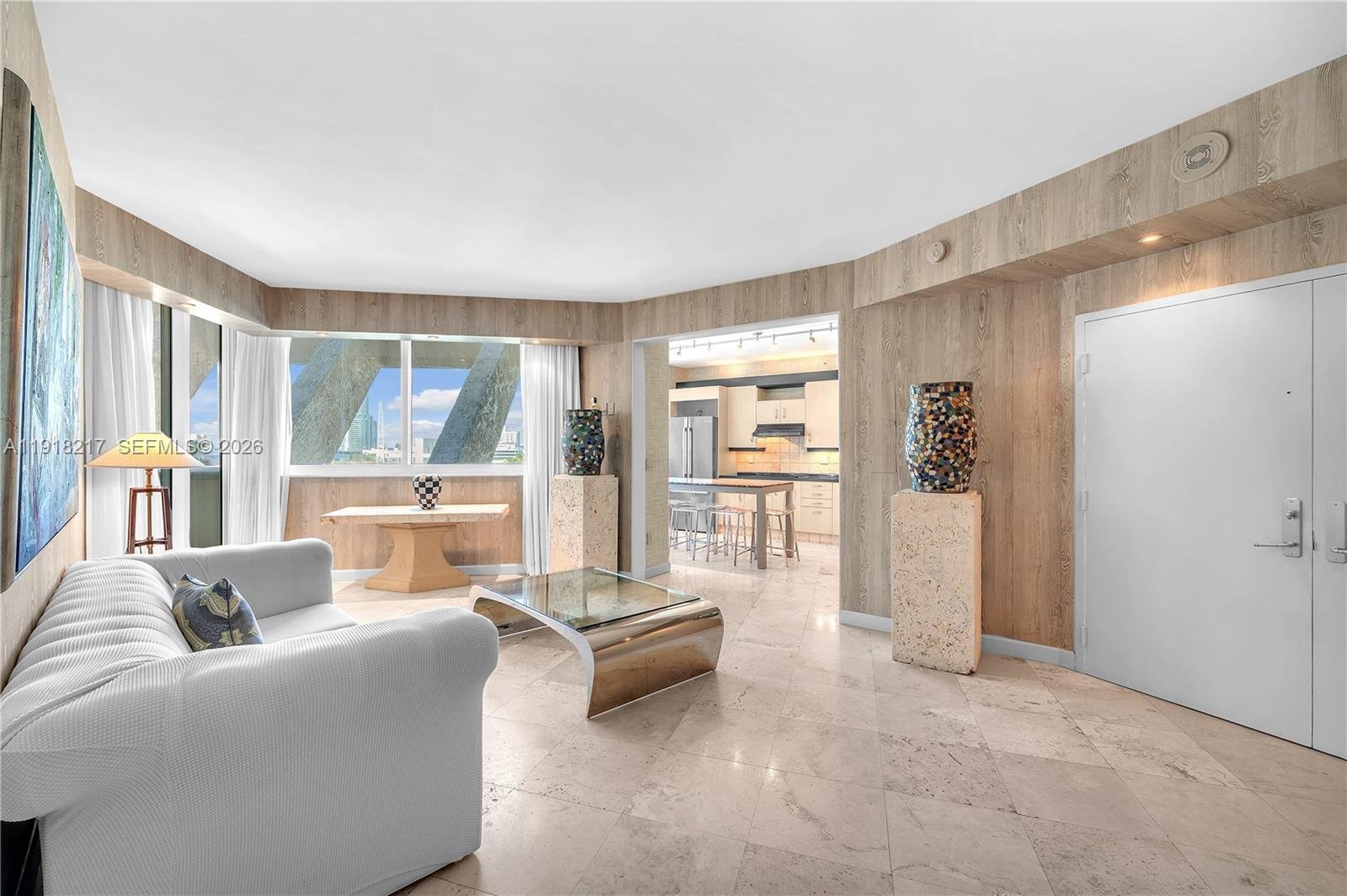 300 S Pointe Dr # 906, Miami Beach FL 33139