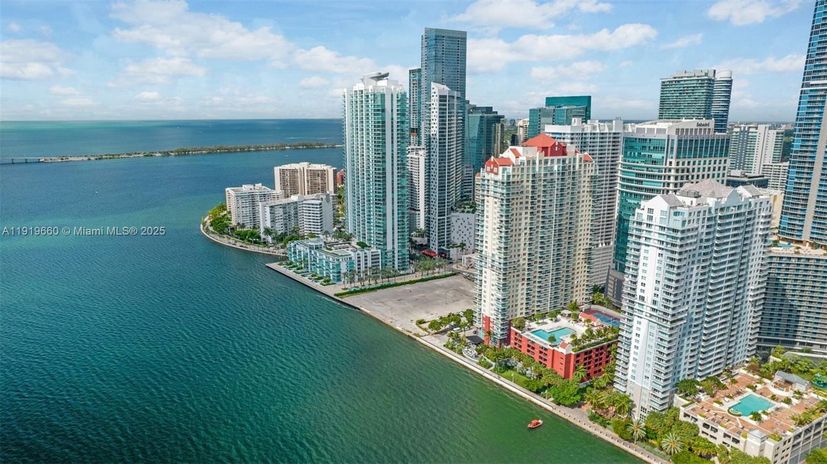 1155 Brickell Bay Dr # 2203, Miami FL 33131