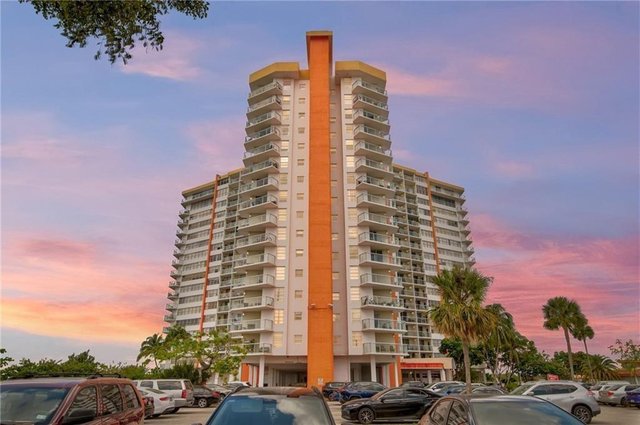 1301 NE Miami Gardens Drive # 1721w, Miami FL 33179