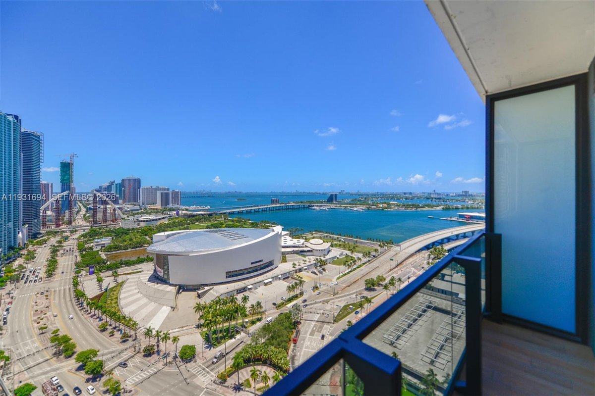 398 NE 5th St # 2407, Miami FL 33132