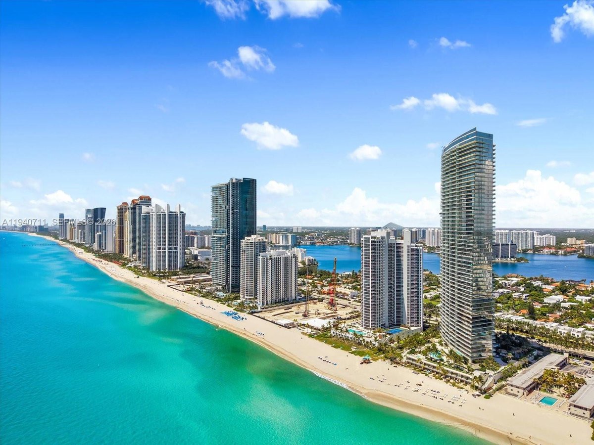 18975 Collins Ave # 302, Sunny Isles Beach FL 33160