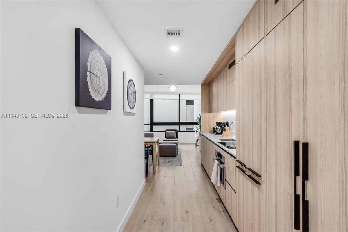 225 N Miami Ave # 301, Miami FL 33128