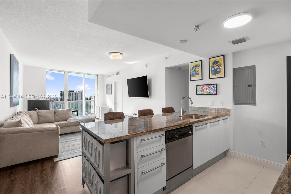 185 SW 7th St # 2702, Miami FL 33130