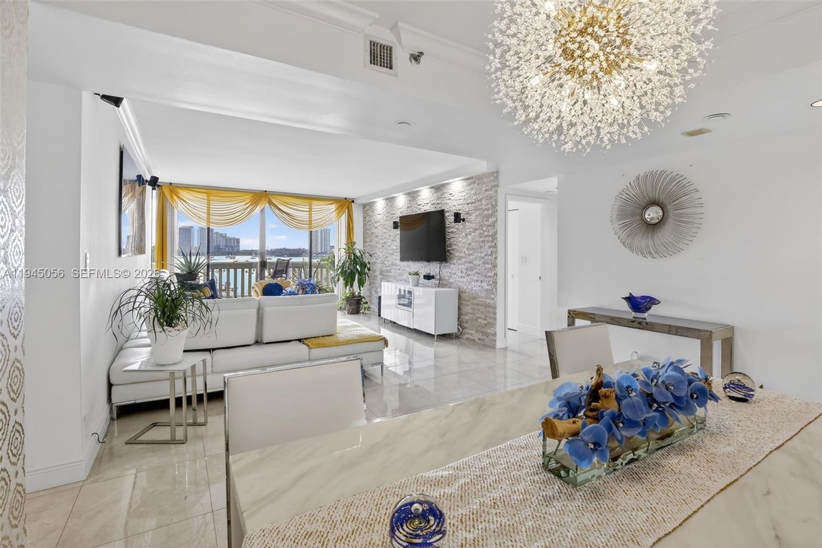 1000 Island Blvd # 312, Aventura FL 33160