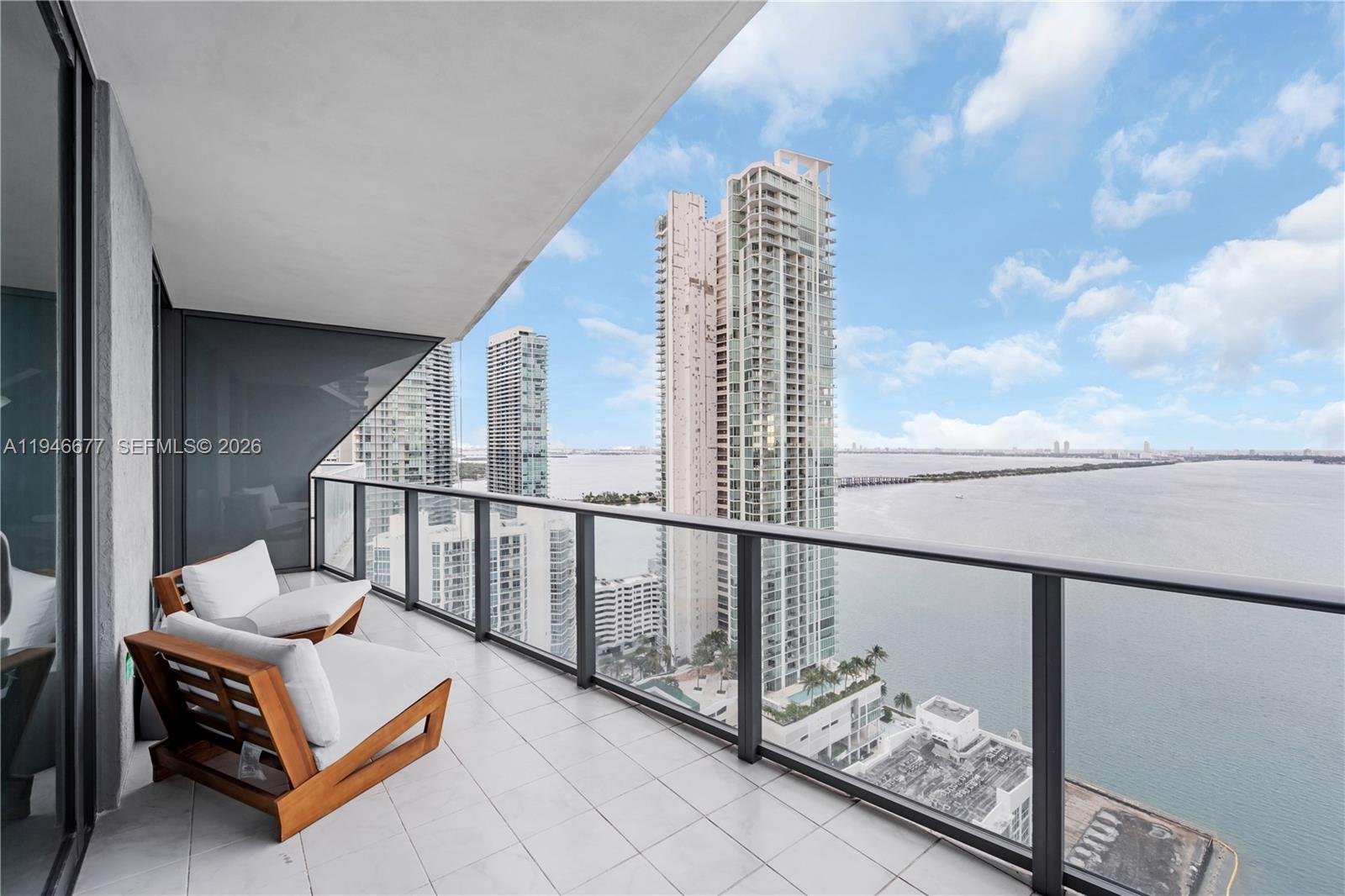 460 NE 28th St # 3002, Miami FL 33137