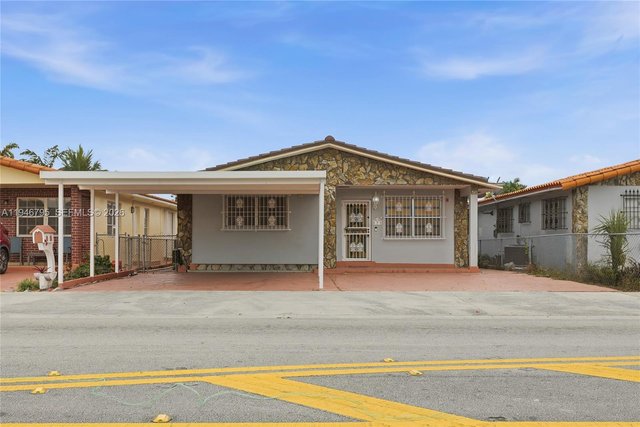 836 W 37th St, Hialeah FL 33012