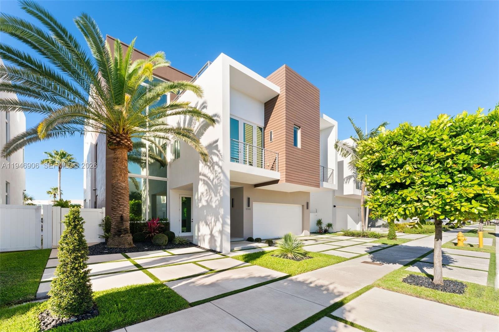 10561 NW 67th Ter, Doral FL 33178