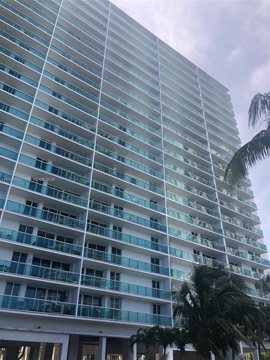 100 Bayview Dr # 408, Sunny Isles Beach FL 33160