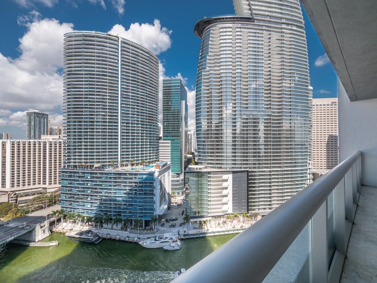 465 Brickell Ave # 2304, Miami FL 33131