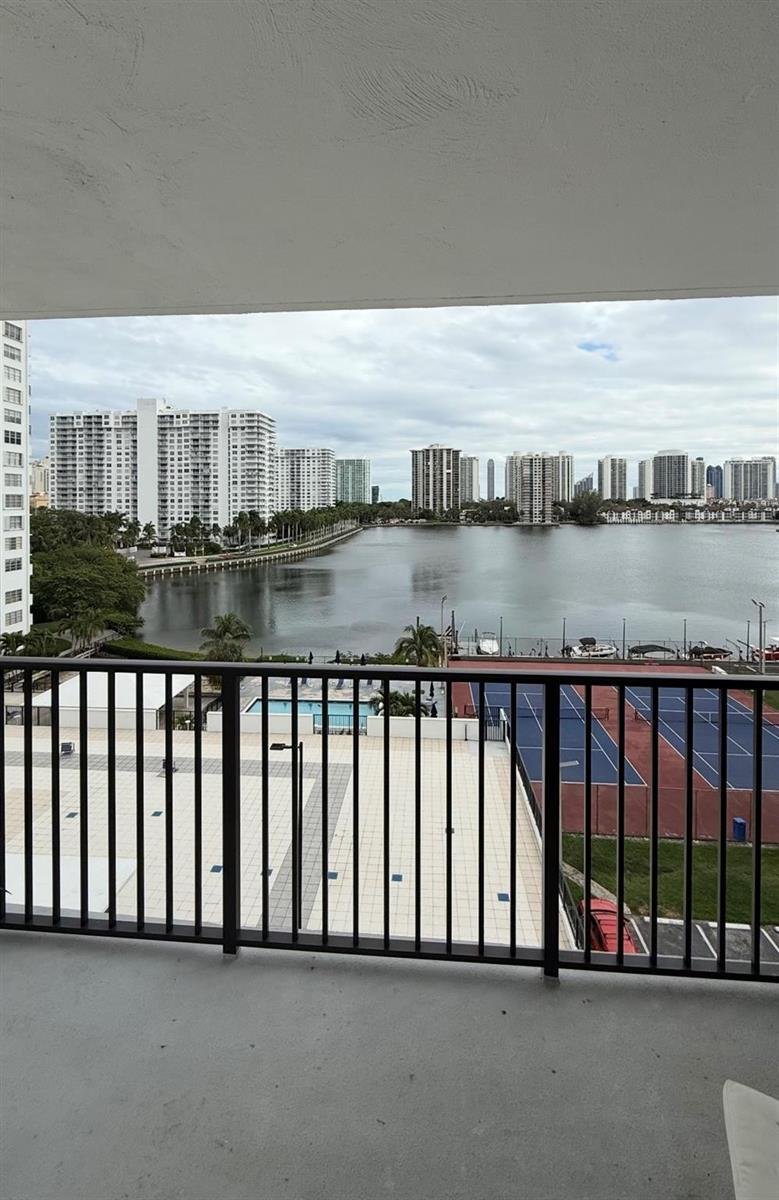 2750 NE 183rd Street # 709, Aventura FL 33160