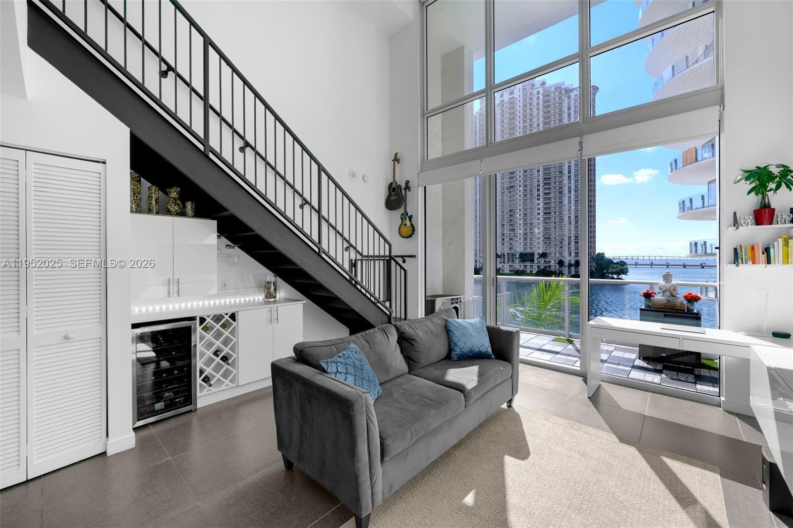 300 S BISCAYNE BLVD # 410, Miami FL 33131