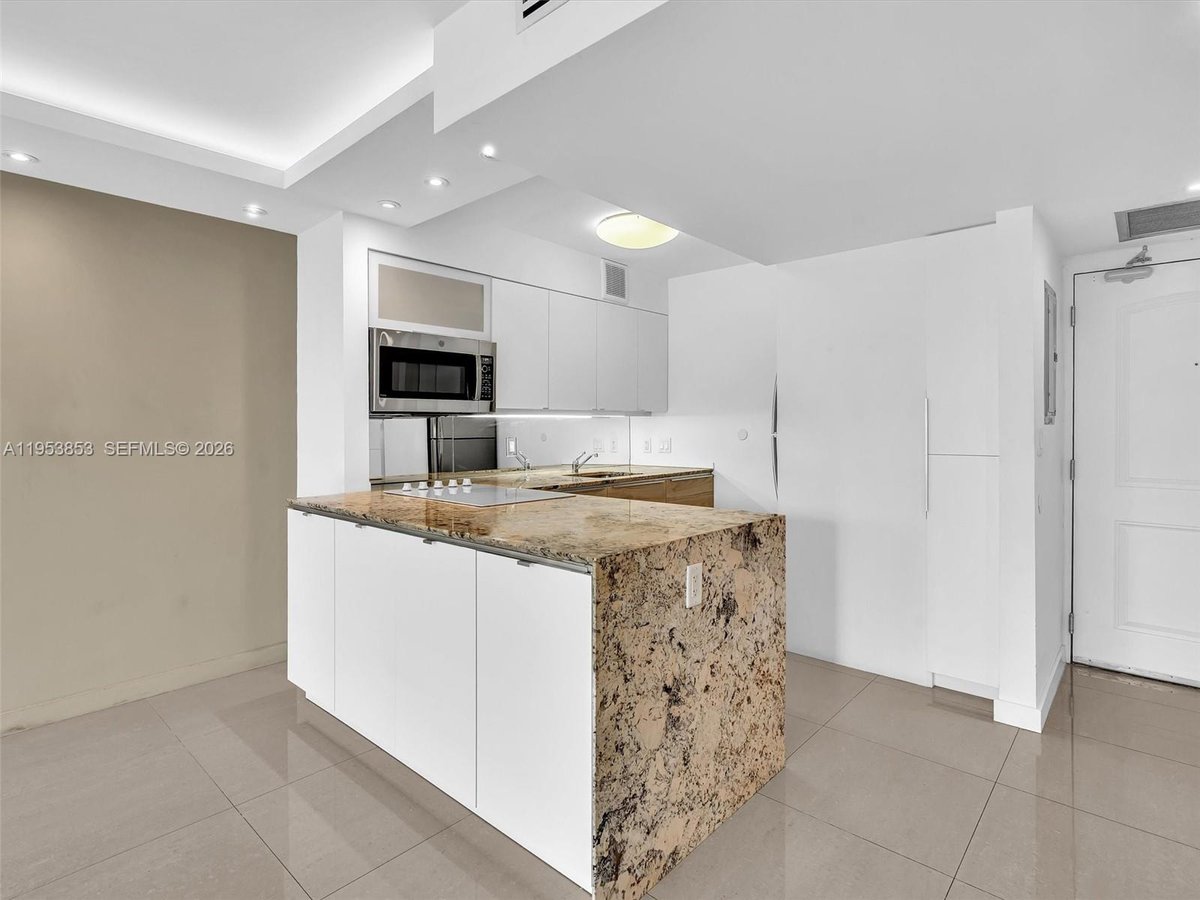 100 Bayview Dr # 223, Sunny Isles Beach FL 33160