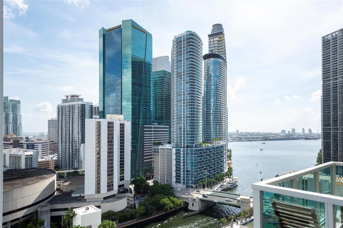 41 SE 5th Street # 1315, Miami FL 33131