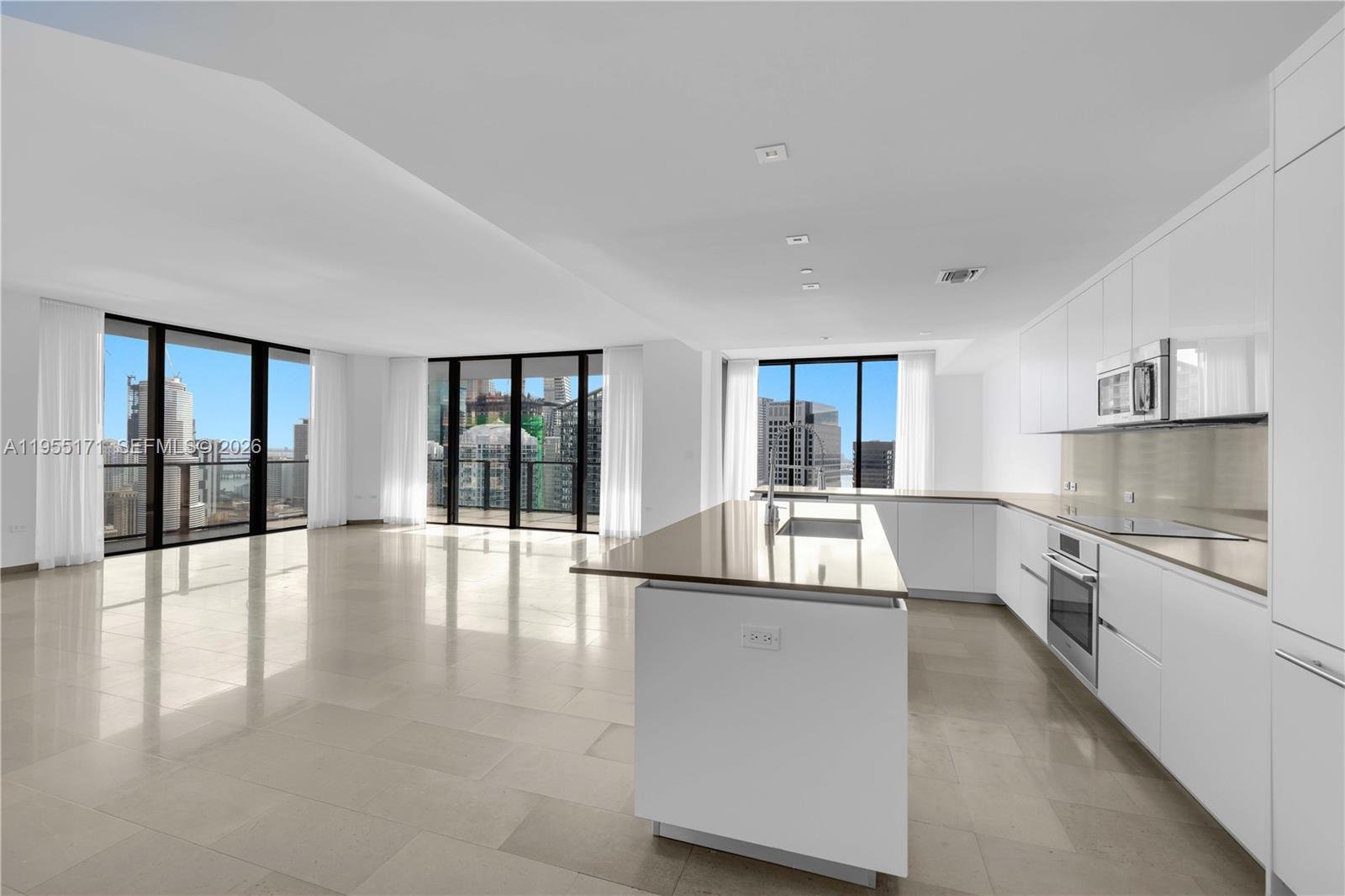 88 SW 7th St # 3711, Miami FL 33130